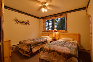 The Frontiersman Cabin at Meadowbrook Resort & DellsPackages.com in Wisconsin Dells