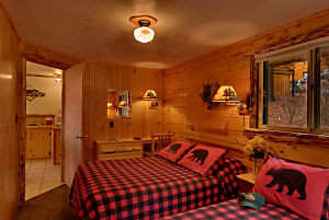 The Poplar Cabin at Meadowbrook Resort & DellsPackages.com in Wisconsin Dells